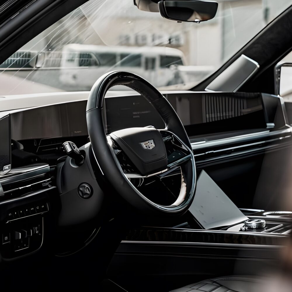 Alternative view of 2025 Cadillac Escalade ESV Sport Platinum